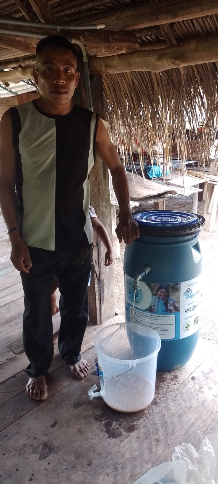 Beneficiario 2 con su Filtro Vita