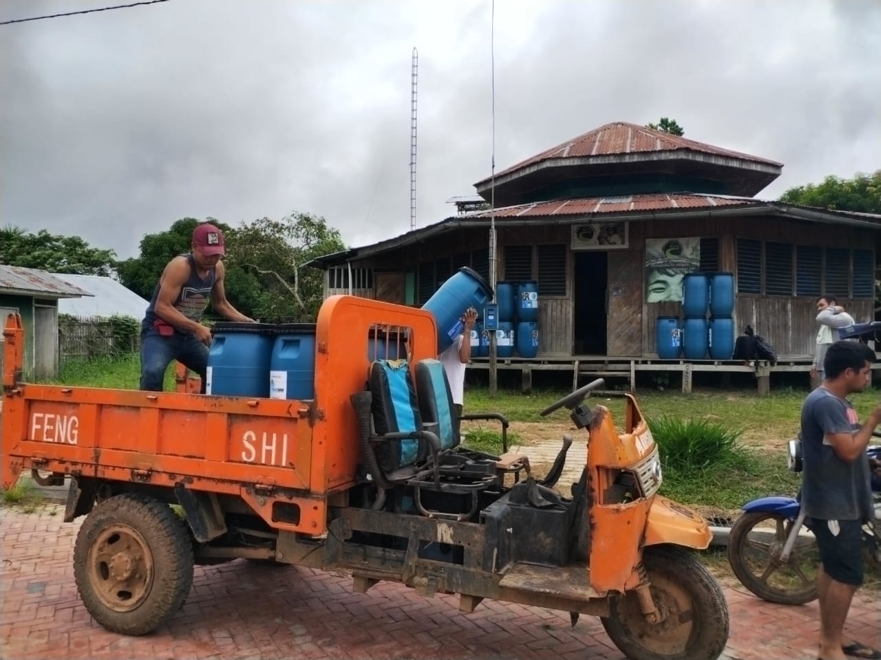 Cargando filtros en motocar